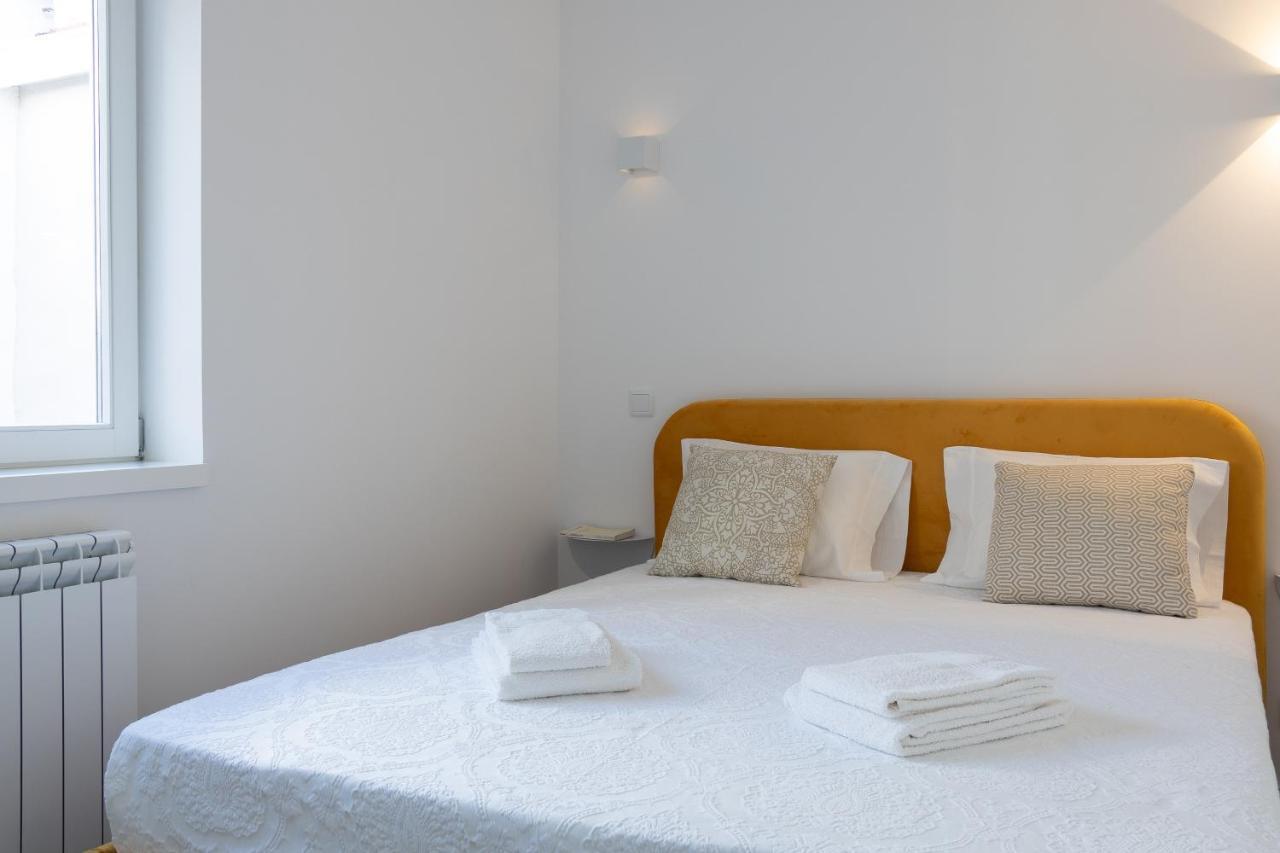 Dona Emilia Guest House & Studio Apartment Building Виана-ду-Каштелу Экстерьер фото
