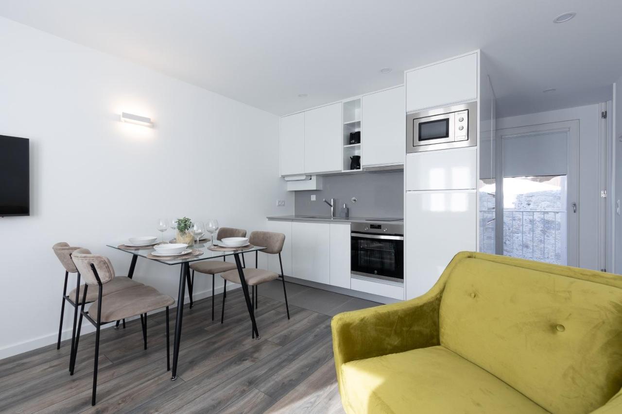 Dona Emilia Guest House & Studio Apartment Building Виана-ду-Каштелу Экстерьер фото